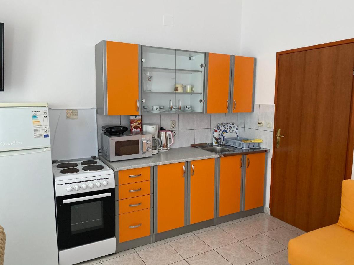 Apartmani Anita Starigrad Paklenica Exterior photo