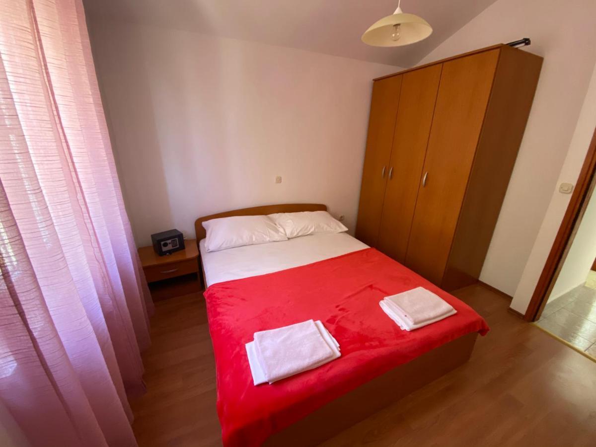 Apartmani Anita Starigrad Paklenica Exterior photo