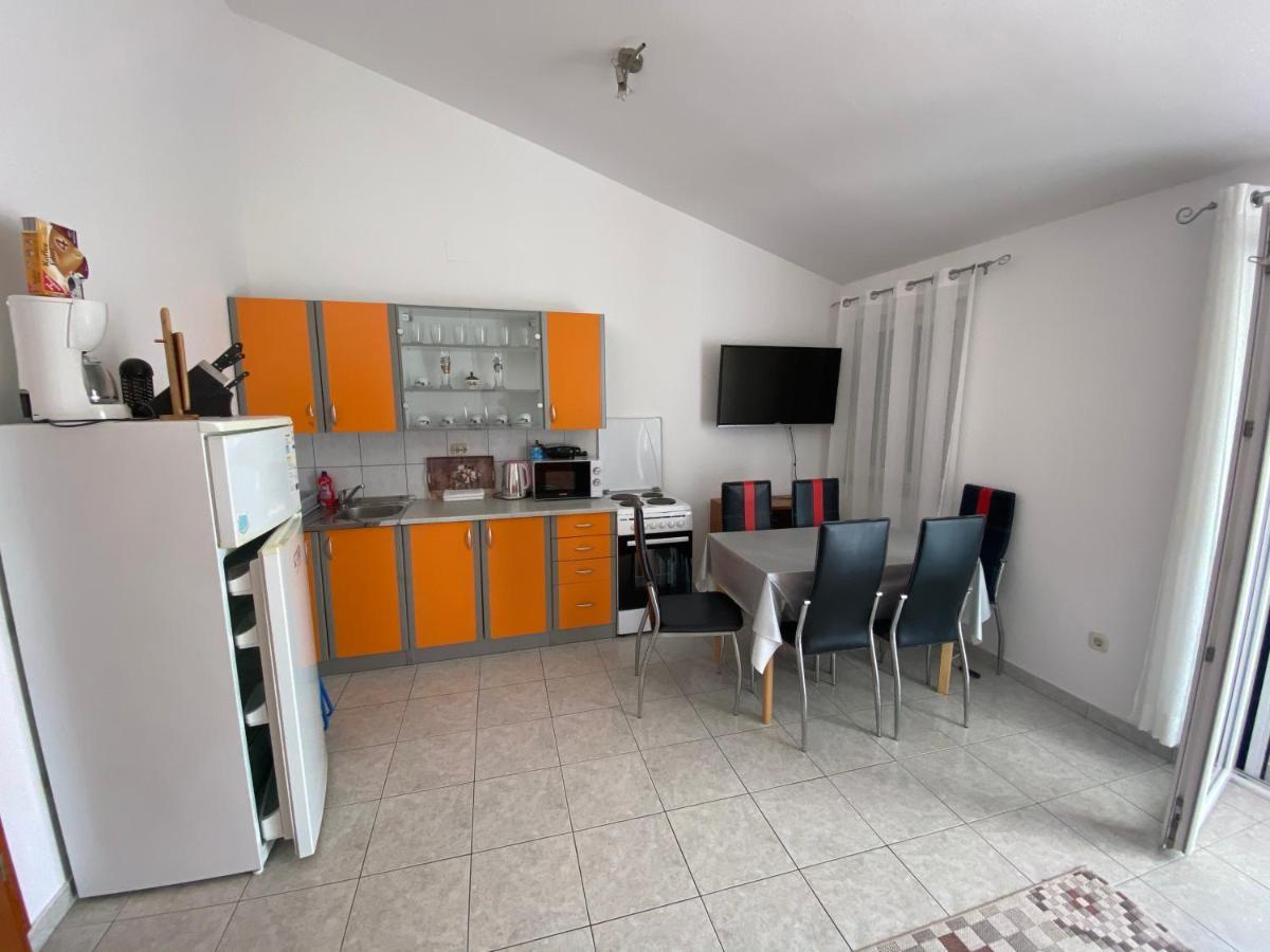 Apartmani Anita Starigrad Paklenica Exterior photo